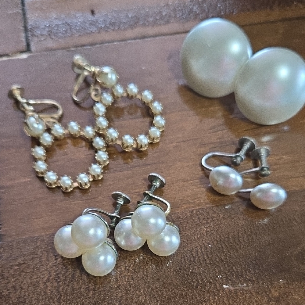 Elegant Pearl Earrings Set Vintage